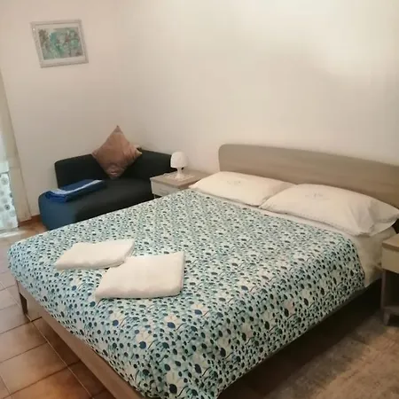 Aurora Garden Apartment *